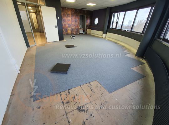 #008 - office projects - VZ Solutions - Renovations and custom solutions - Maatwerk Tapijttegels leggen 8