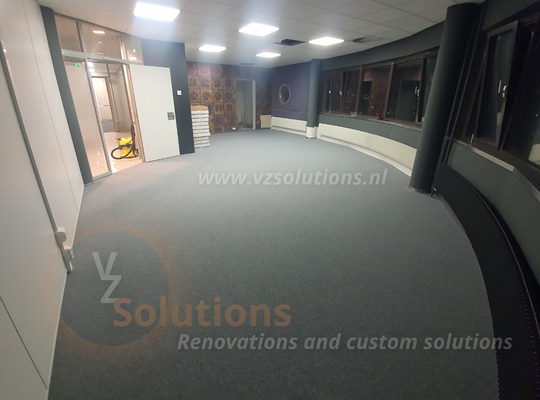 #011 - office projects - VZ Solutions - Renovations and custom solutions - Maatwerk Tapijttegels leggen 11