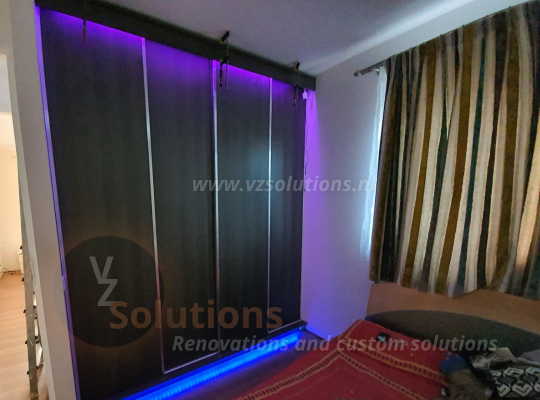 VZ Solutions – renovaties en maatwerk oplossingen – Maatwerk kledingkast – Houtbewerking – Smart LED verlichting – Schuifdeur systeem – Kast op maat 1