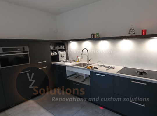 VZ Solutions – Handyman Almere – Handyman Almere – Renovations and custom solutions – Honest handyman company – Trusted handyman company – Replacing a tap – Replacing a kitchen tap – Upgrading a tap